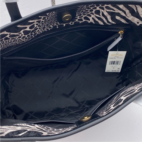 Michael Kors Carter Zebra Print Large
Open Tote Bag - Picture 4 of 11